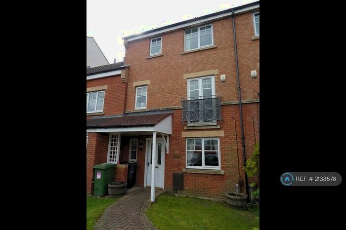 4 Bedroom Terraced House To Rent In St James Village, Gateshead, NE8