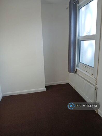 2 Bedroom Terraced House To Rent In Melbourne Road, Chatham, ME4