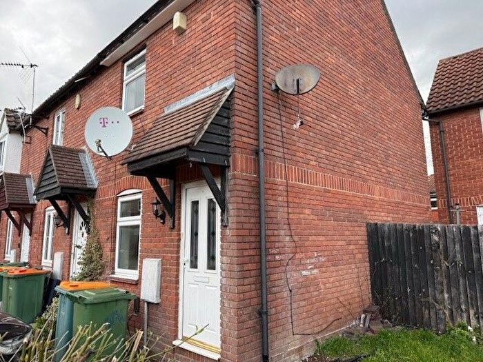 2 Bedroom Mews To Rent In Teal Close, West Beckton, London, E16