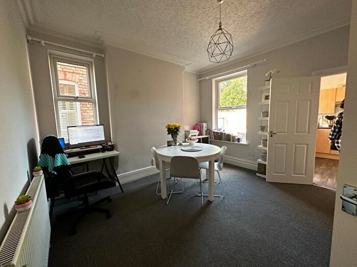 3 Bedroom Semi-detached House To Rent In Melbourne Road, West Bridgford, NG2