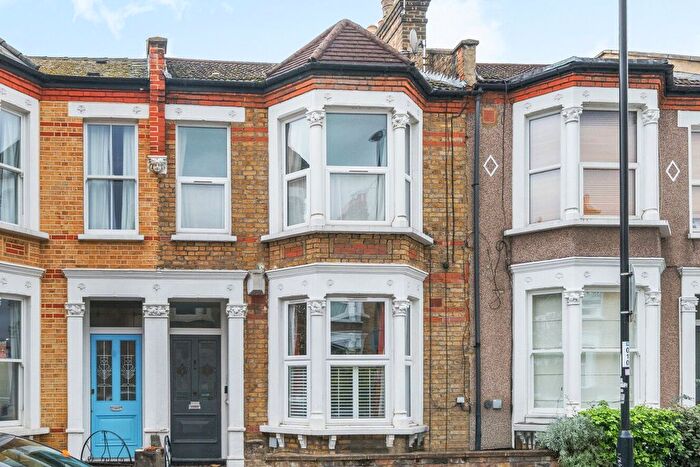 2 Bedroom Flat For Sale In St. Asaph Road, Brockley, London, SE4