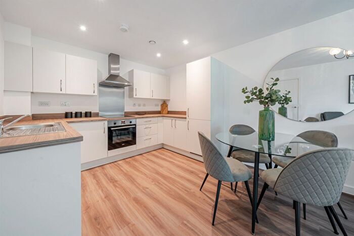 3 Bedroom Flat For Sale In The Jade, Clivemont Road, Maidenhead, SL6