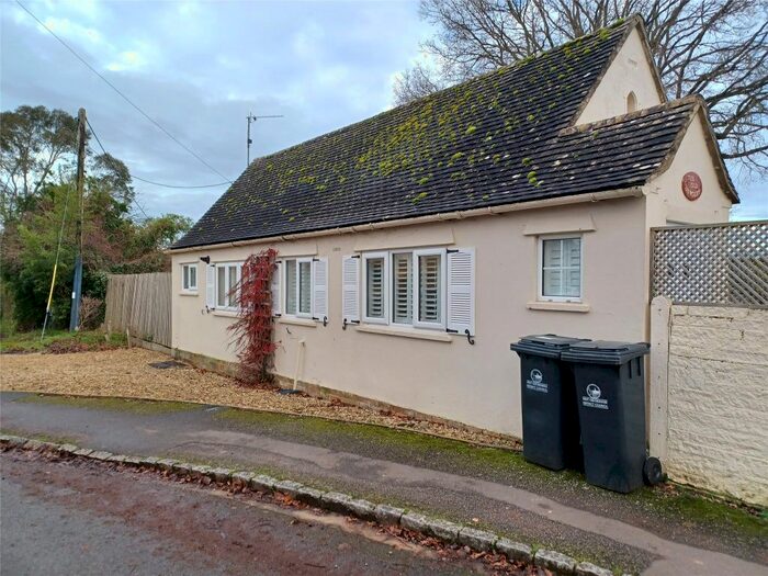 1 Bedroom Bungalow To Rent In The Sands, Milton-Under-Wychwood, Chipping Norton, OX7