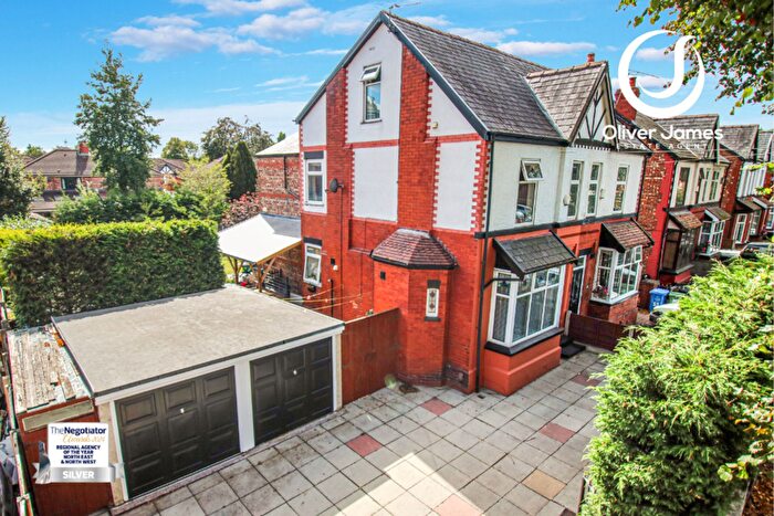 4 Bedroom Semi-Detached House For Sale In Urmston Lane, Stretford, M32