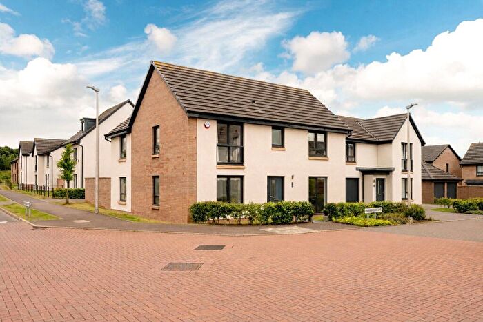 5 Bedroom Detached House For Sale In Sparrowhawk Lane, Cammo, Edinburgh, EH4
