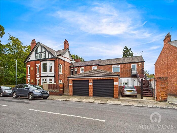 6 Bedroom End Of Terrace House For Sale In Southend Avenue, Darlington, Durham, DL3