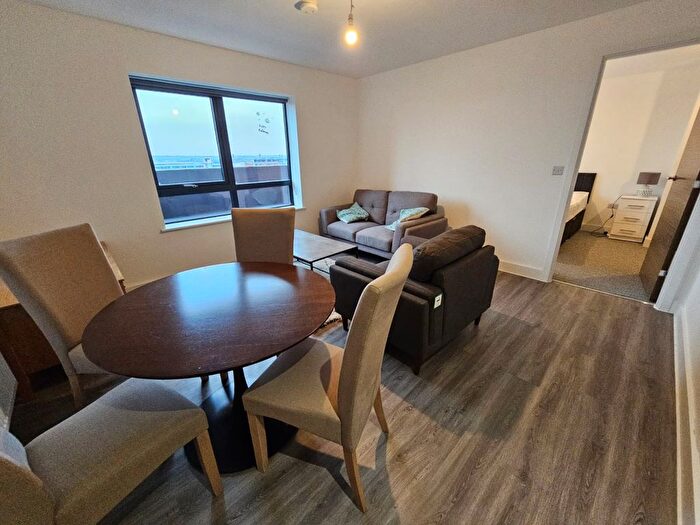 2 Bedroom Flat To Rent In Hurst Street, Liverpool, L1