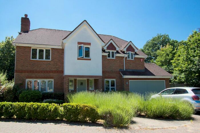 5 Bedroom Detached House To Rent In Holt Lane, Wokingham RG41