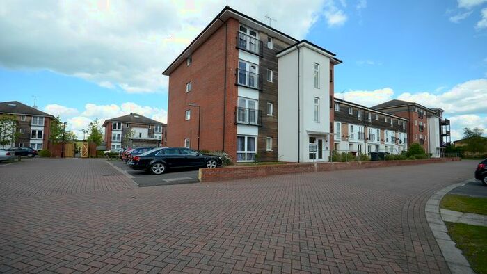 2 Bedroom Flat To Rent In Meadow Way, Caversham, Reading, RG4