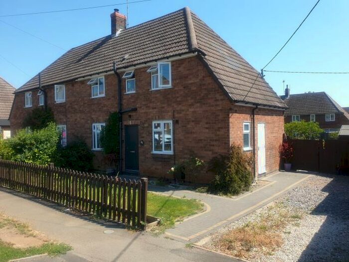3 Bedroom Property To Rent In South Close, Long Buckby, Northamptonshire, NN6