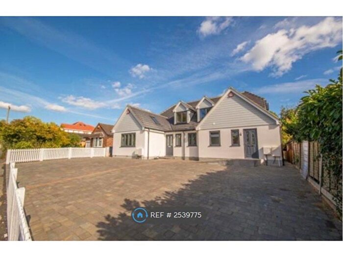 3 Bedroom Semi-Detached House To Rent In Hanging Hill Lane, Hutton, Brentwood, CM13