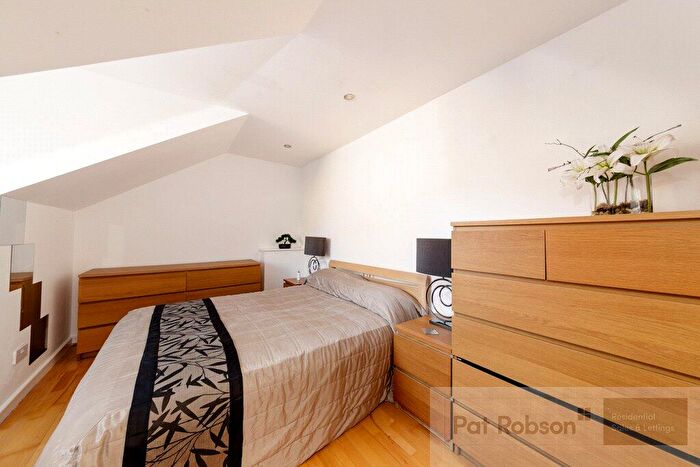 1 Bedroom Penthouse To Rent In Mariners Wharf, East Quayside, Newcastle Upon Tyne, Tyne And Wear, NE1