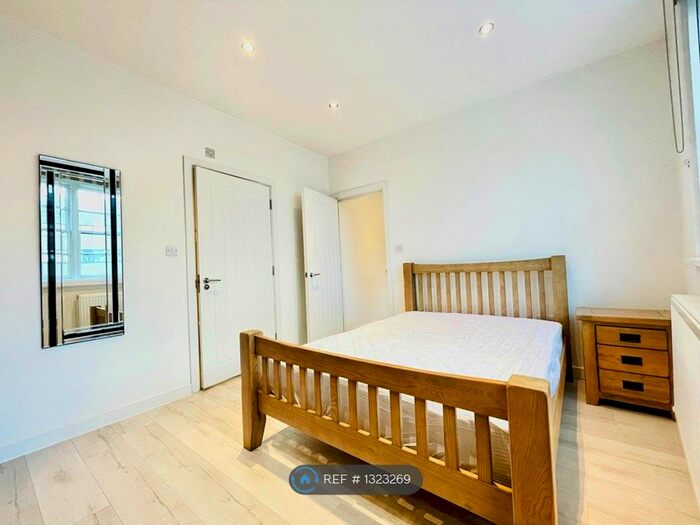 1 Bedroom Flat To Rent In Kennington Road, London SE11