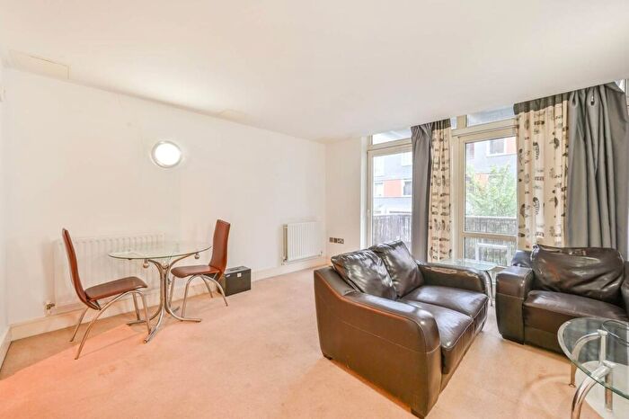 1 Bedroom Flat For Sale In Moore House, , Docklands, London, E14