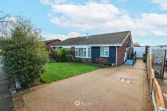 2 Bedroom Semi-Detached Bungalow For Sale In Stoops Lane, Bessacarr, Doncaster, DN4