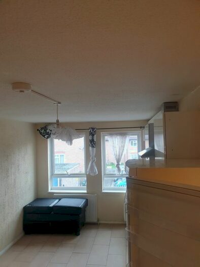 2 Bedroom Flat To Rent In Peartree Close, London RM15