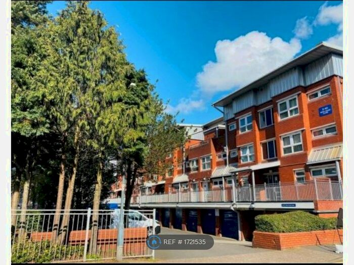 3 Bedroom Maisonette To Rent In Moss House Close, Birmingham, B15