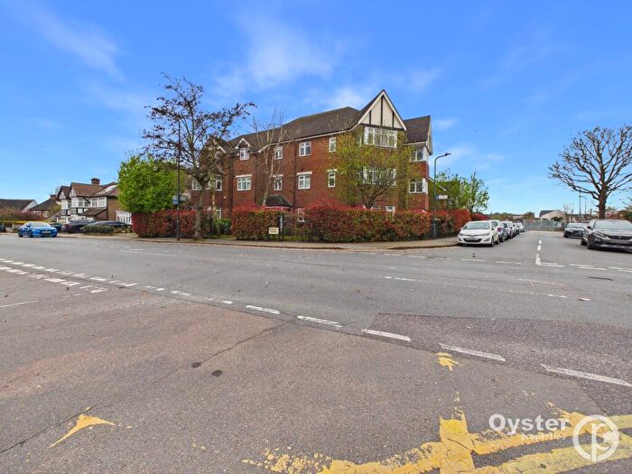 3 Bedroom Flat For Sale In Draycott Avenue, Midwinter Court, HA3