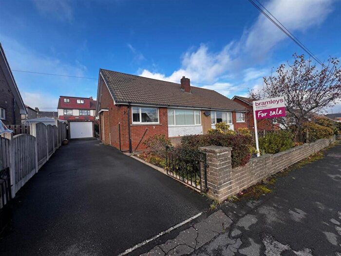 2 Bedroom Semi-Detached Bungalow For Sale In Celandine Drive, Salendine Nook, Huddersfield, HD3