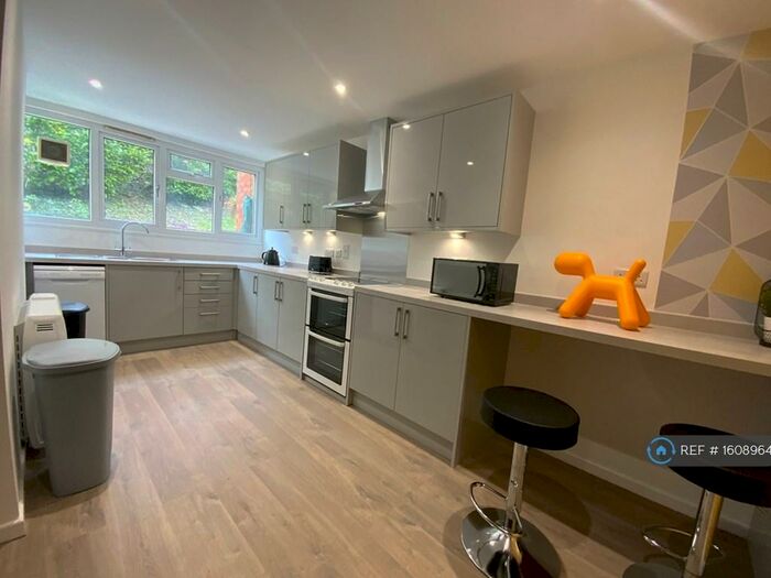 4 Bedroom Terraced House To Rent In Hunters Hill, High Wycombe, HP13