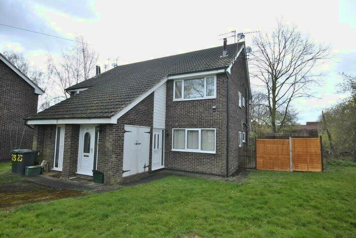 2 Bedroom Flat To Rent In Kirkhill Close, Armthorpe, Doncaster, South Yorkshire, DN3