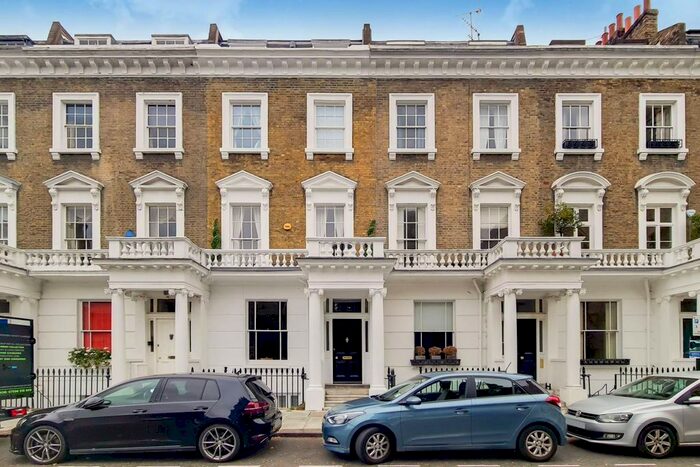 2 Bedroom Flat To Rent In Cambridge Street, Pimlico, London, SW1V