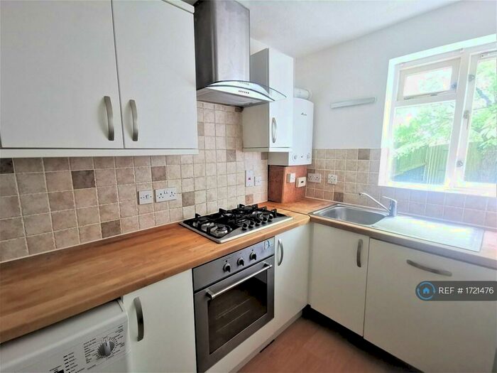 1 Bedroom Flat To Rent In Waterloo Rise, Reading, RG2
