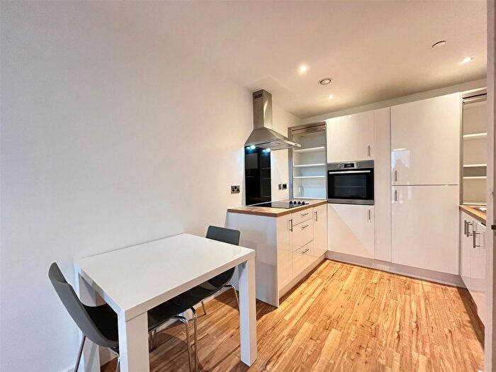 1 Bedroom Flat For Sale In Michigan Tower, Media City, Michigan Avenue, M50