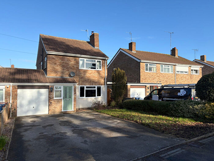 3 Bedroom Link Detached House For Sale In Ashchurch Road, Newtown, Tewkesbury, GL20