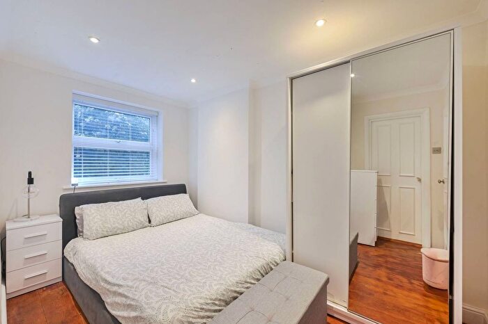 3 Bedroom Maisonette For Sale In Monmouth Road, Westbourne Grove, London, W2