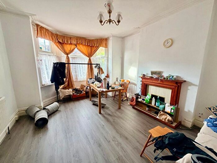 6 Bedroom Semi-Detached House To Rent In Witham Road, Isleworth, TW7