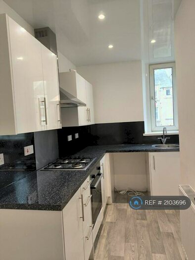 2 Bedroom Flat To Rent In Brown Constable Street, Dundee, DD4