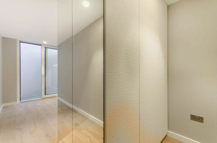 2 Bedroom Flat To Rent In Clarendon Road, Holland Park, London, W11