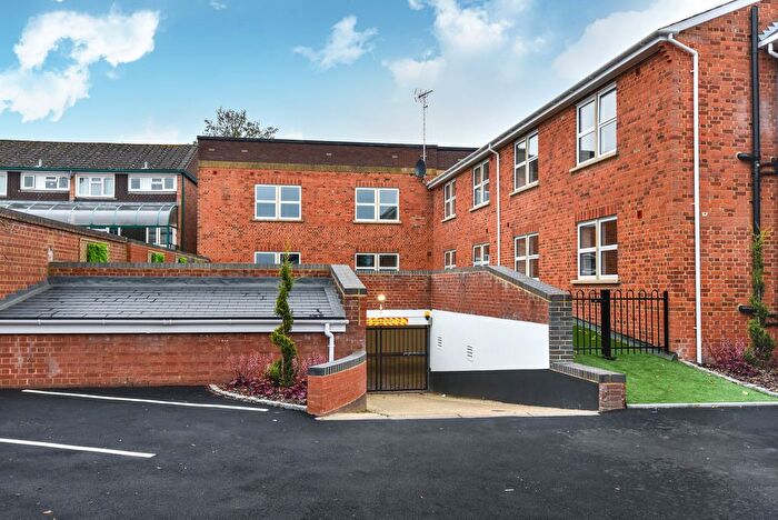 1 Bedroom Flat For Sale In Queens Road, Farnborough, GU14