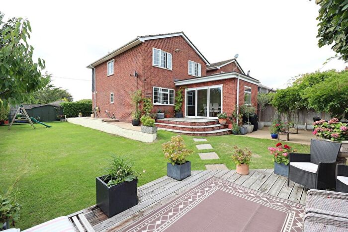 4 Bedroom Detached House For Sale In Napier Road, Rayleigh, SS6