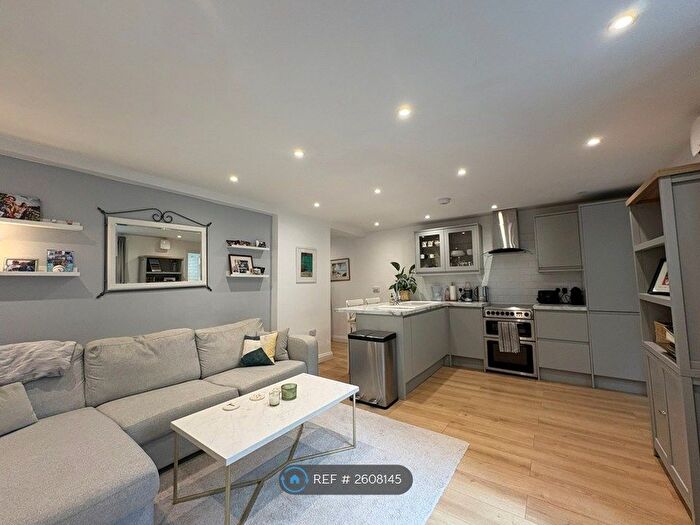 1 Bedroom Flat To Rent In Limes Grove, London, SE13