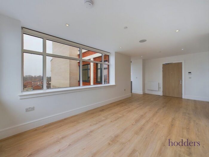 2 Bedroom Flat To Rent In Pyrcroft Road, Chertsey, Surrey, KT16