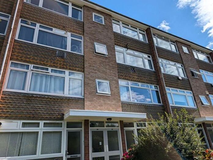 2 Bedroom Flat To Rent In Bury Lane, Rickmansworth, WD3