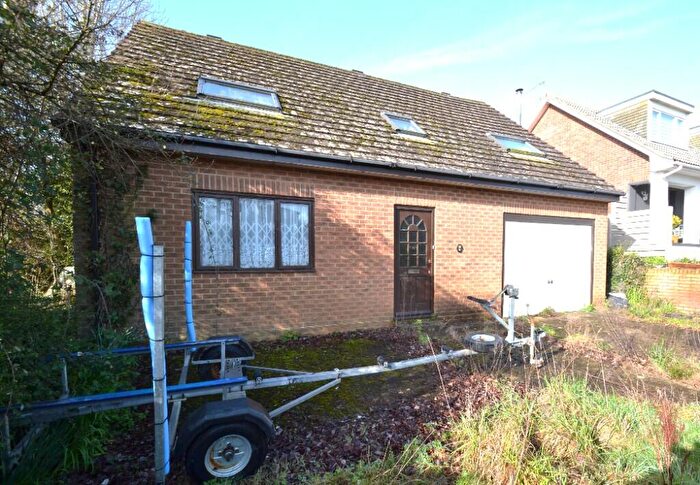 4 Bedroom Detached House For Sale In Station Road, PO33