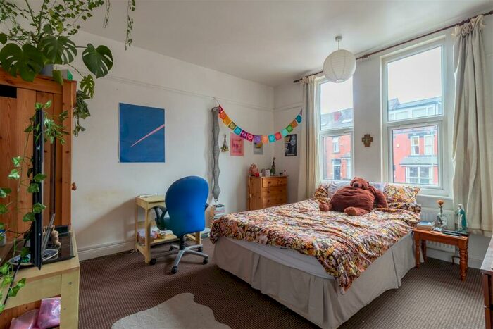4 Bedroom House To Rent In Brudenell Avenue, Hyde Park, Leeds, LS6