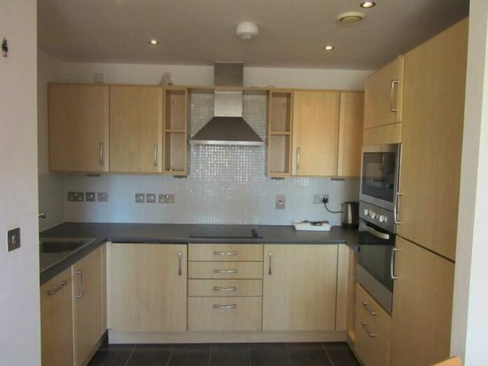 2 Bedroom Property To Rent In Excelsior, Princess Way, Swansea., SA1