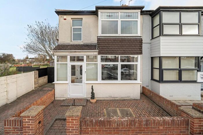 3 Bedroom Semi-Detached House For Sale In Seaton Avenue, Portsmouth, PO3