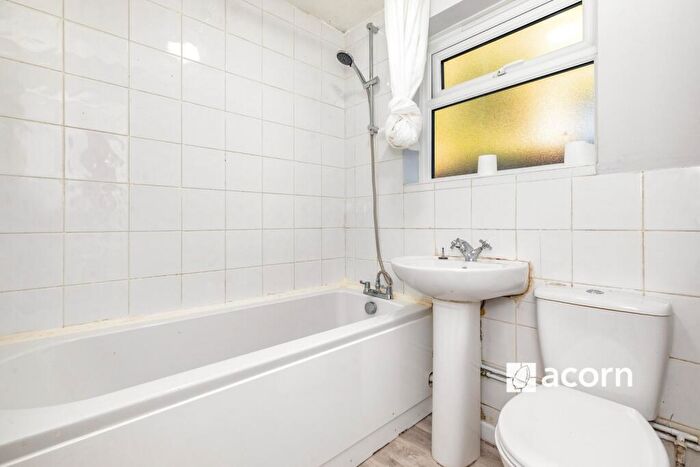 3 Bedroom Terraced House To Rent In Wingfield Road Gravesend, DA12