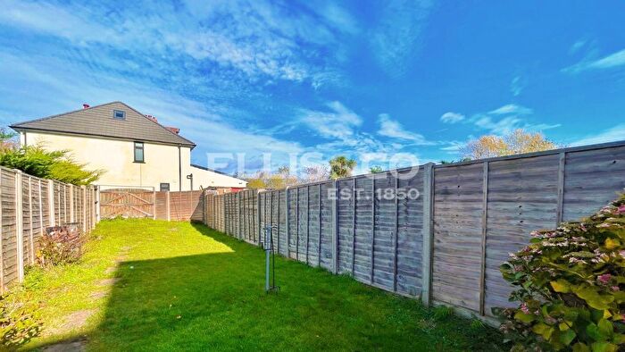 2 Bedroom Terraced House For Sale In Berkeley Avenue, Greenford, UB6