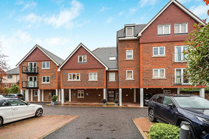 3 Bedroom Penthouse To Rent In Wain Close, St Albans, AL1