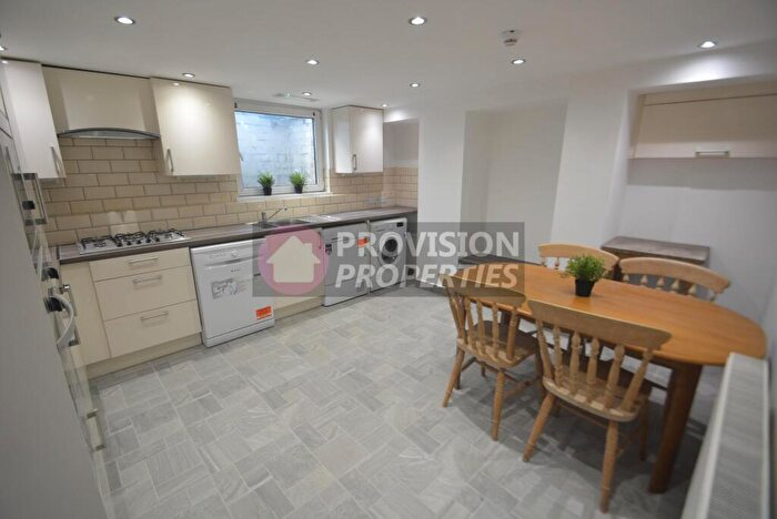 5 Bedroom Terraced House To Rent In Wetherby Grove, Burley, Leeds, LS4