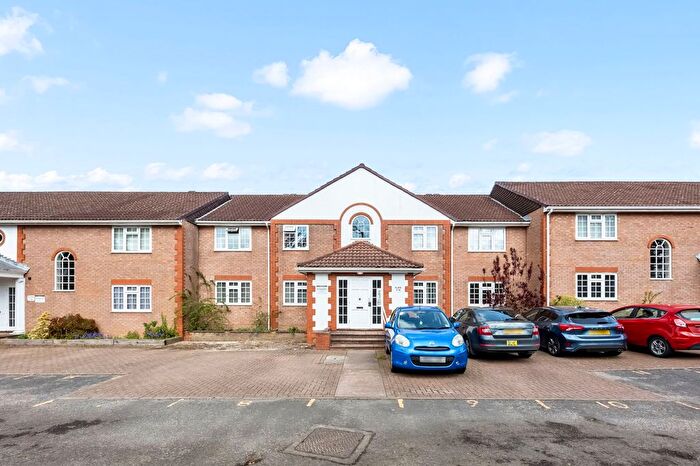 2 Bedroom Flat For Sale In St. Nicholas Court, Crawley, RH10