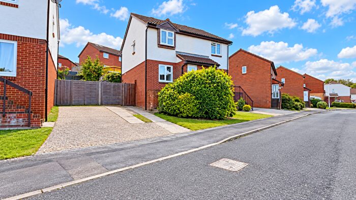 2 Bedroom Semi-Detached House For Sale In Burmarsh Close, Waldersalde, ME5