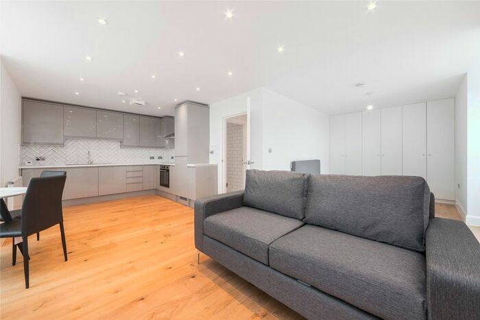 Studio To Rent In Brayards Road, Nunhead, SE15