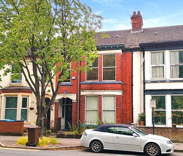 4 Bedroom Terraced House For Sale In Spring Bank West, Hull, HU3